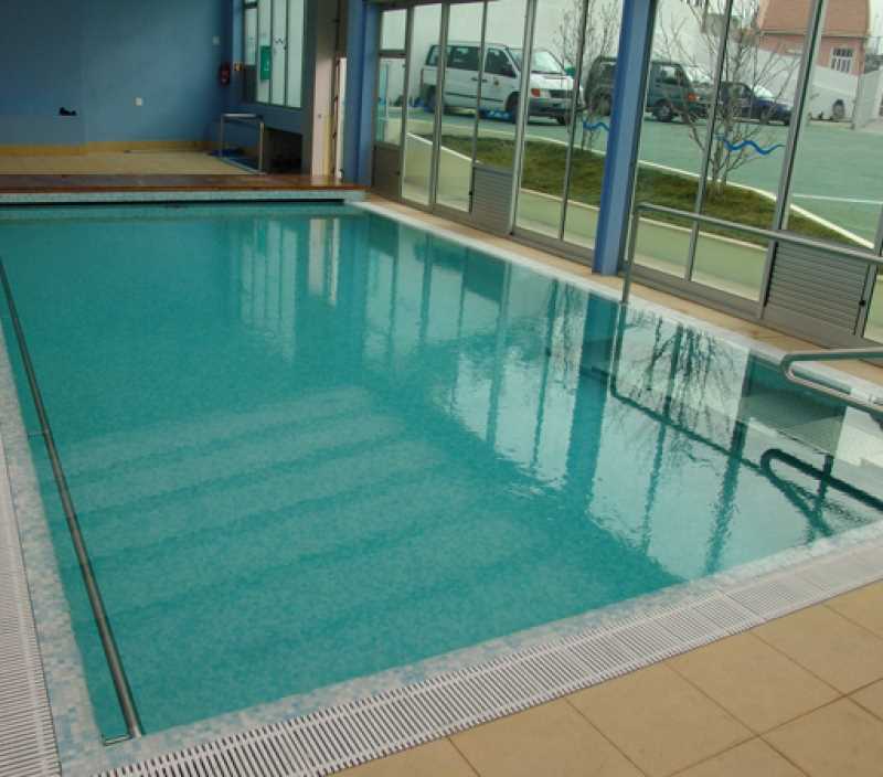 Piscina Interior em Piscina Maia - Lar Quintinha da Conceição