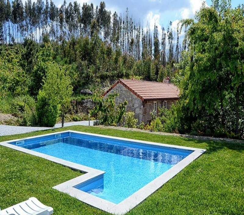 Piscina Exterior em Piscina Celorico de Basto - Casa Pioledo